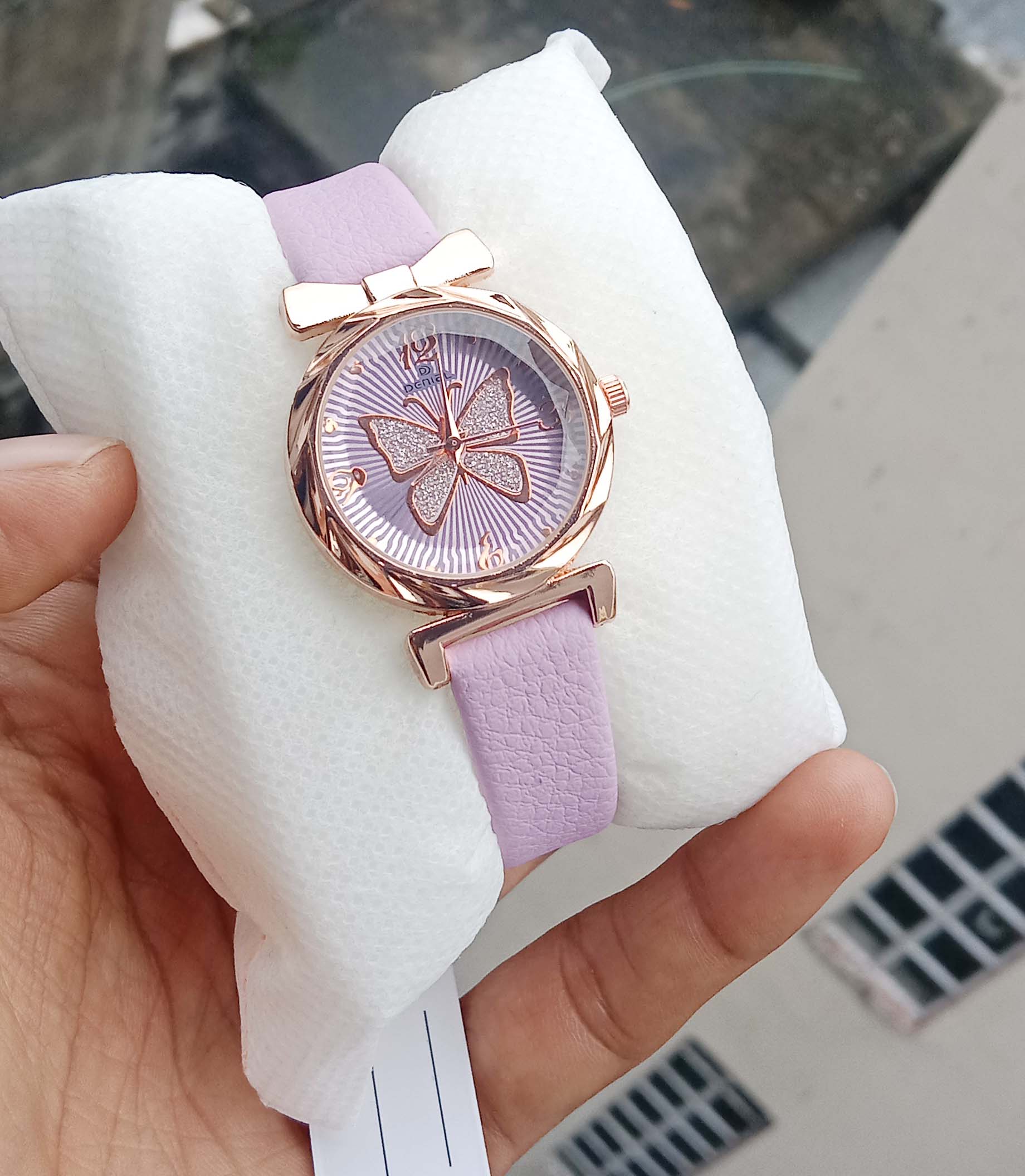 Buterfly Fashionable Watch For Women+Box - Watch For Women